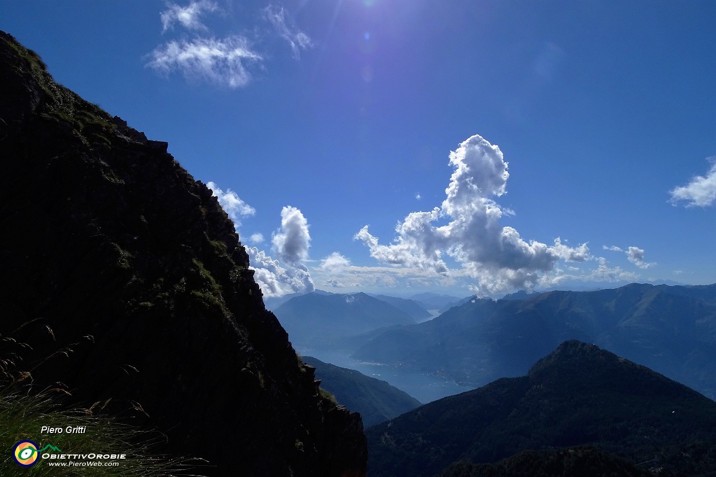 91 Lontano, oltre il Lago di Como, il Lago di Lugano.JPG